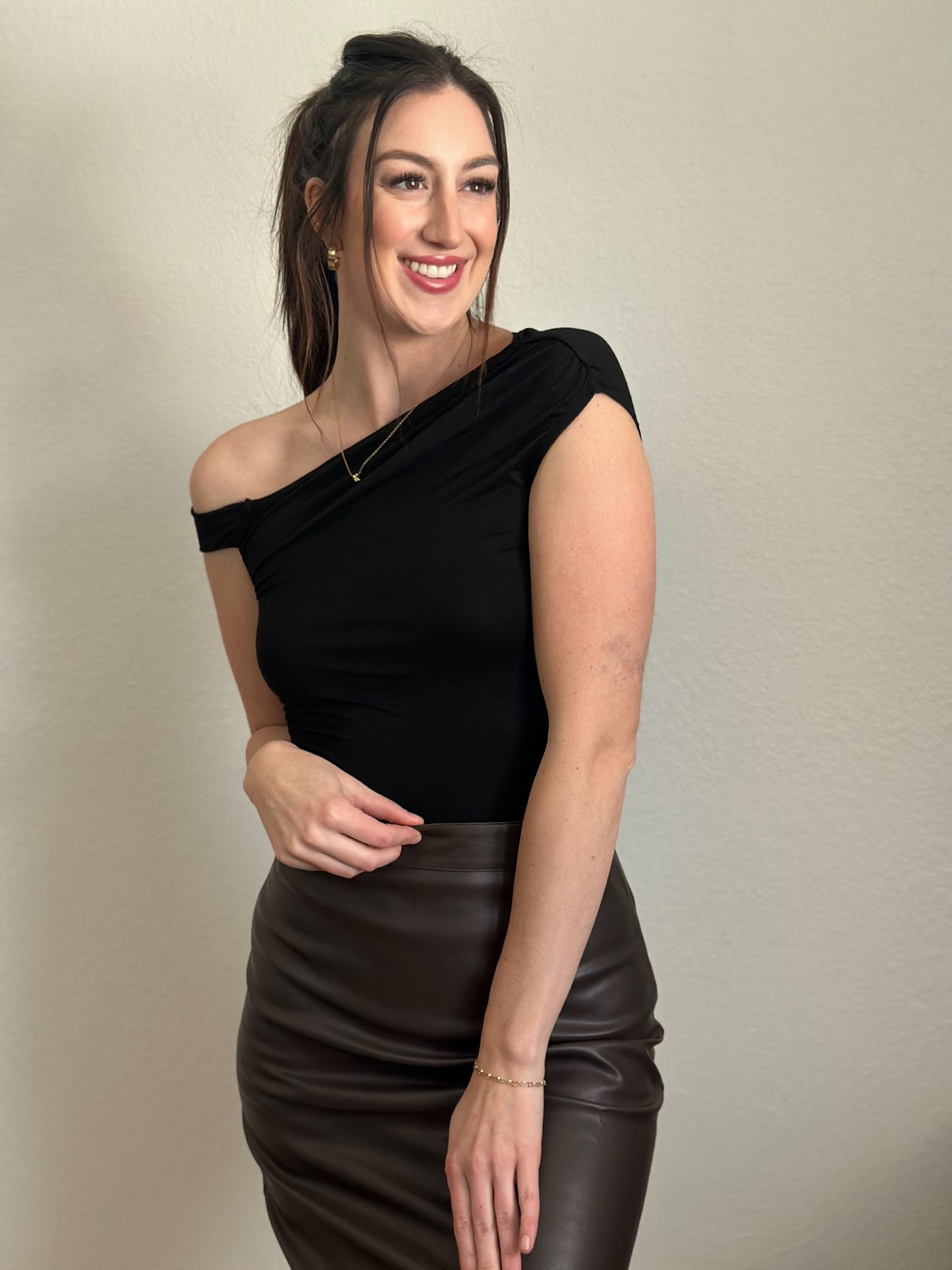 Liya Solid One-Shoulder Top