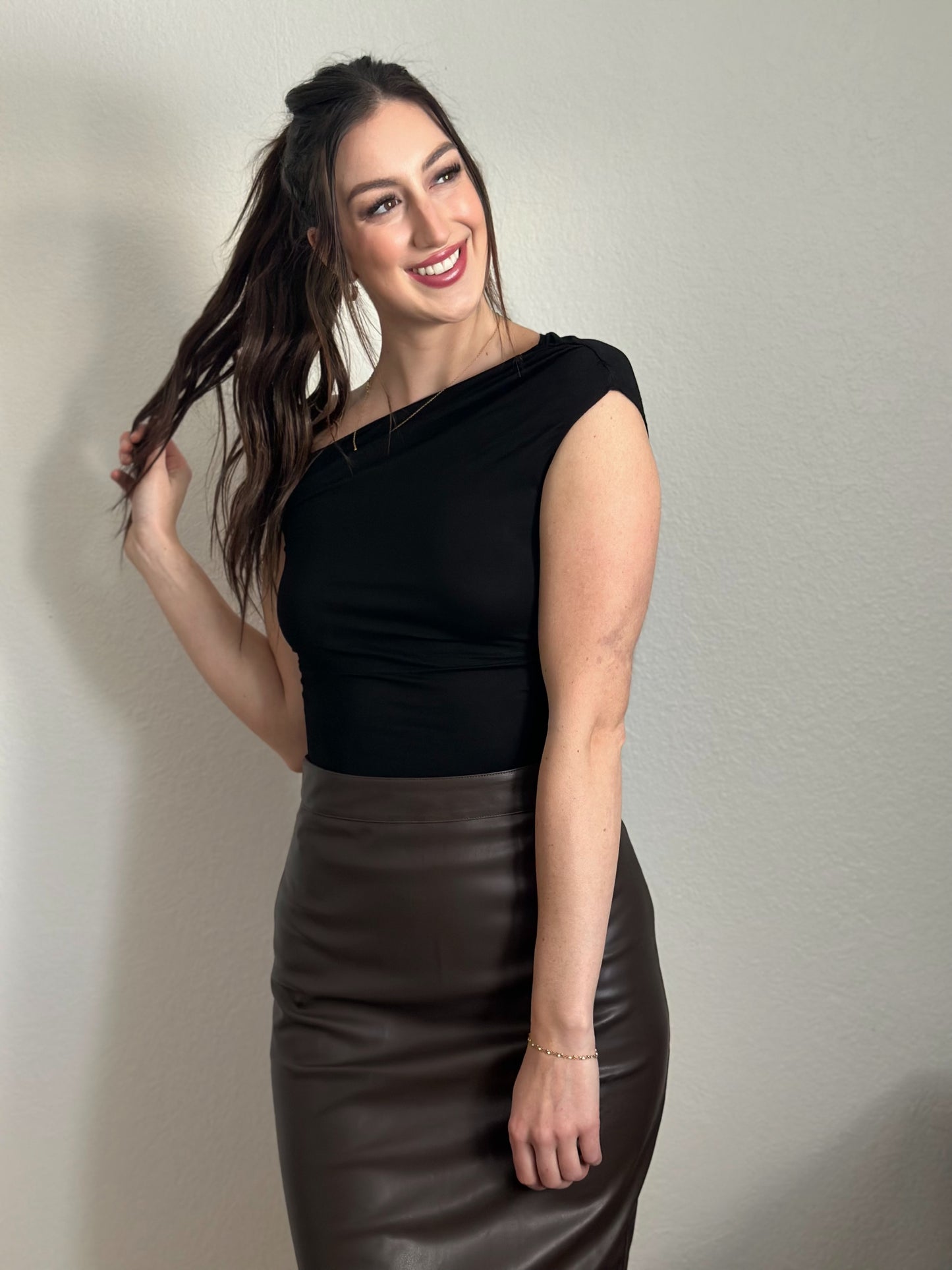 Liya Solid One-Shoulder Top